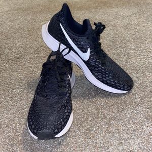 Nike Zoom Pegasus 35 - Size 8.5